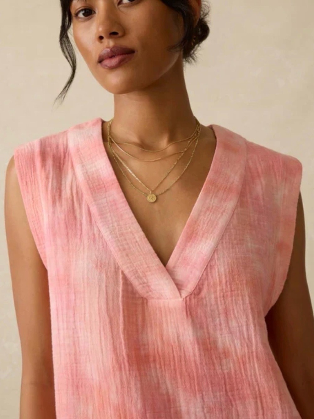 Faherty Dune Cotton Gauze Sleeveless Top in coral skies. Size M